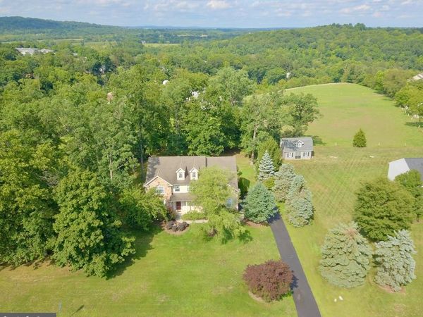 1 EAGLEVIEW LANE, SCHWENKSVILLE, PA 19473