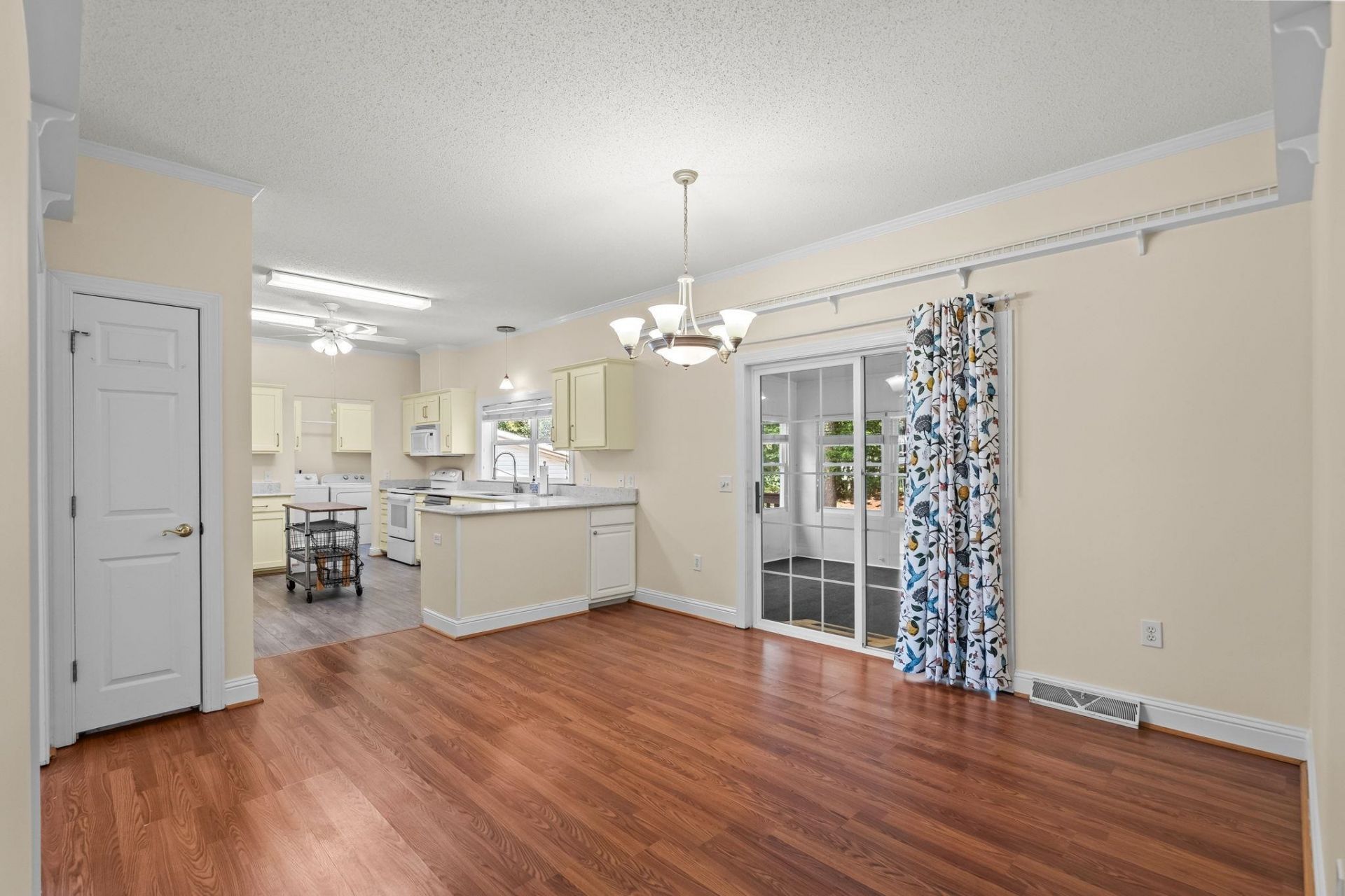 4429 Manitook Dr. Photo 10