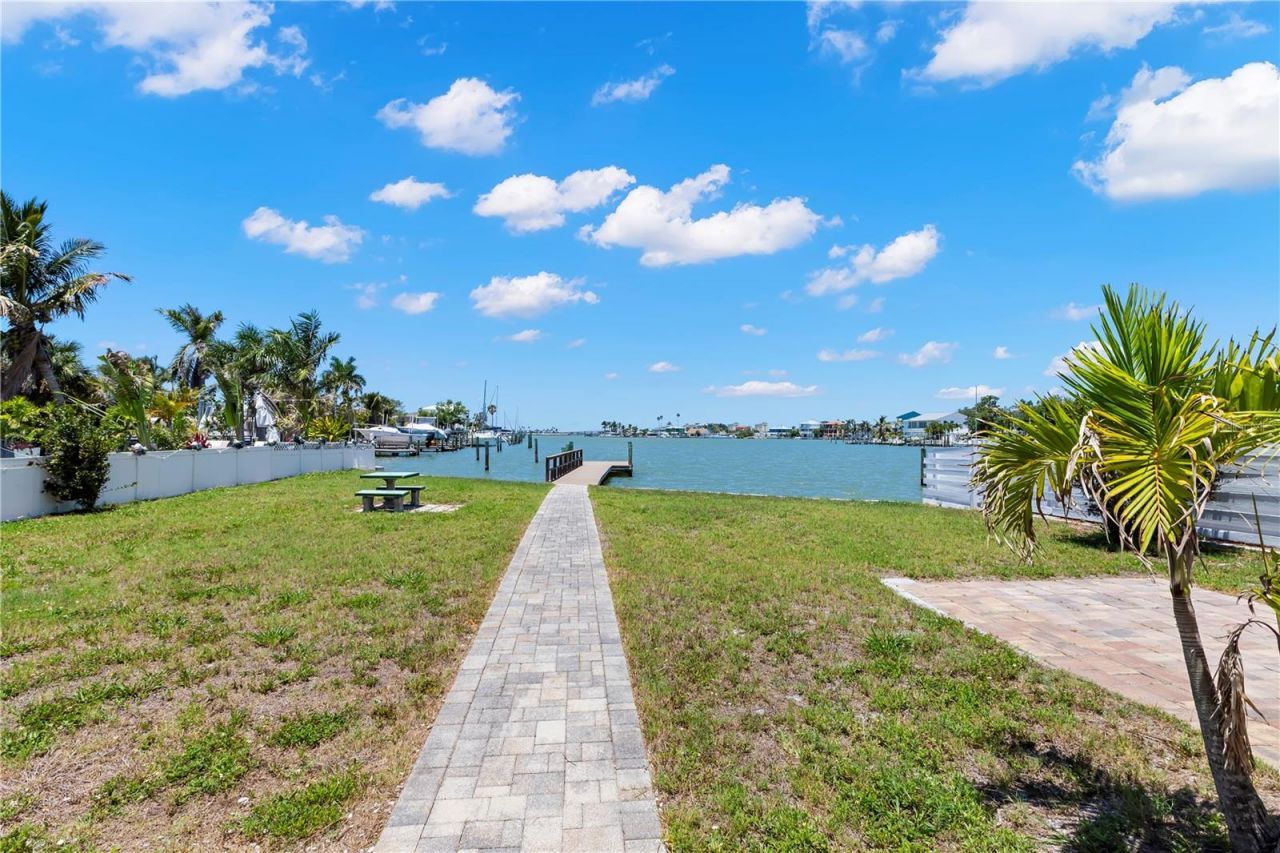 708 Sunset Cove , Madeira Beach, FL 33708 Photo