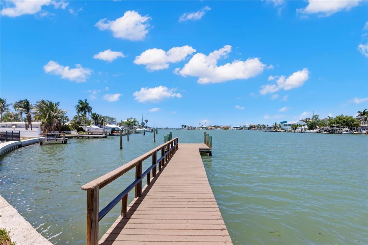 708 Sunset Cove , Madeira Beach, FL 33708 Photo