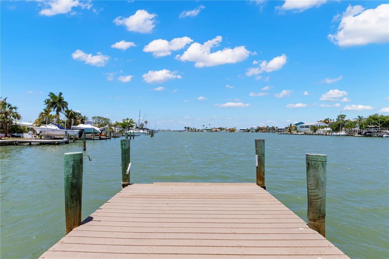 708 Sunset Cove , Madeira Beach, FL 33708 Photo