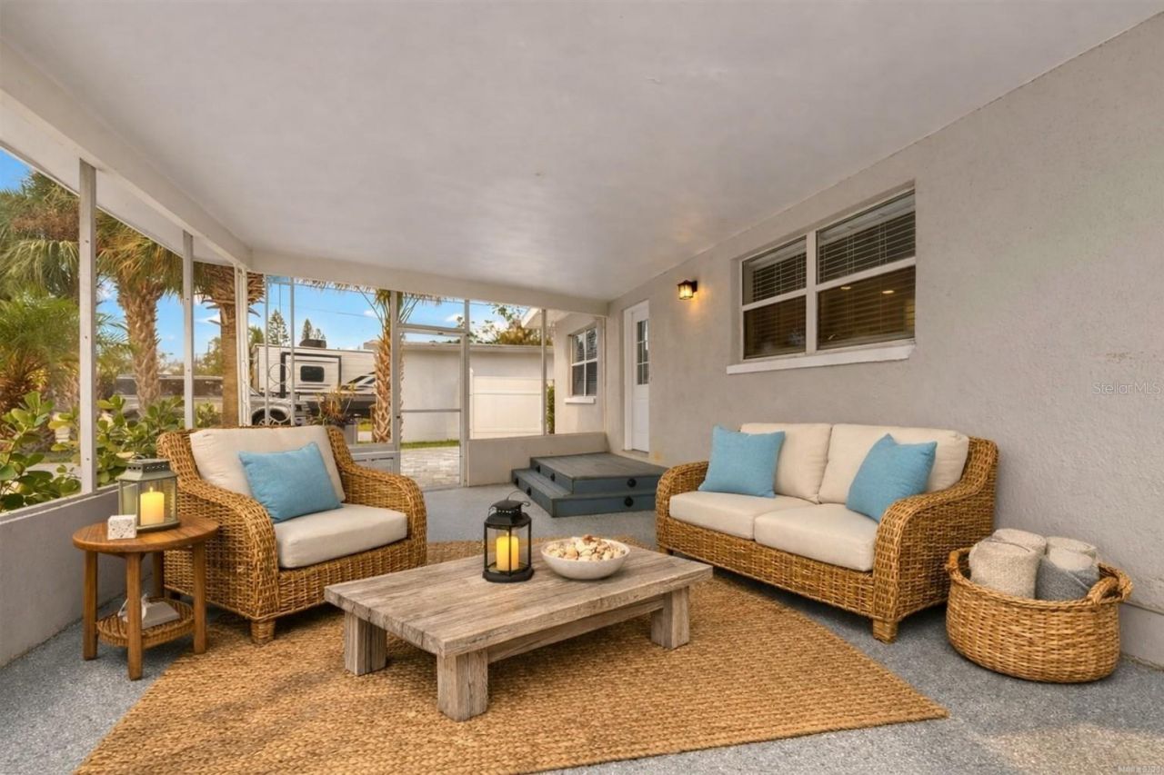 708 Sunset Cove , Madeira Beach, FL 33708 Photo