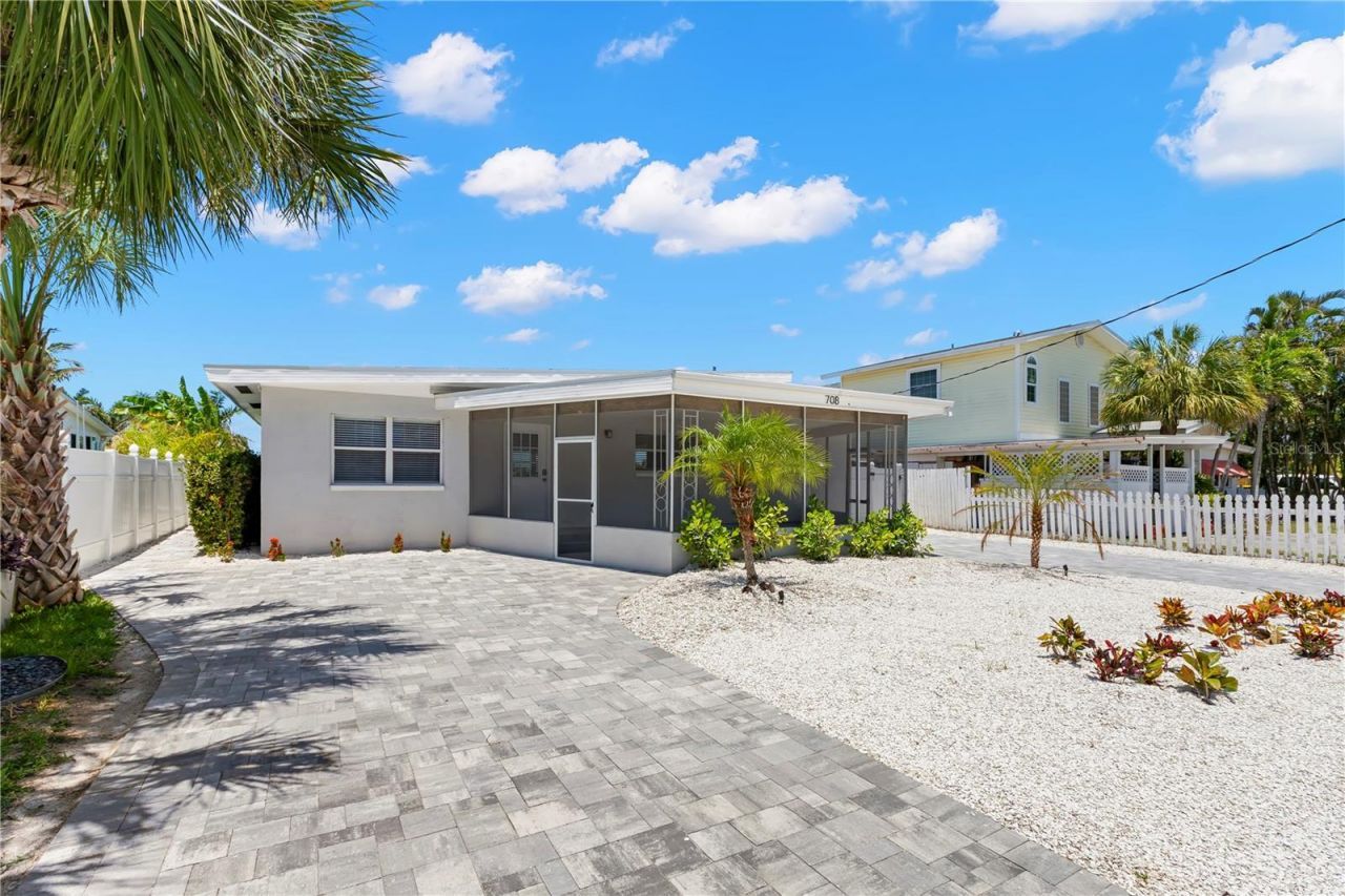 708 Sunset Cove , Madeira Beach, FL 33708 Photo