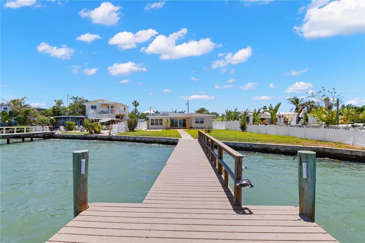 708 Sunset Cove , Madeira Beach, FL 33708 Photo