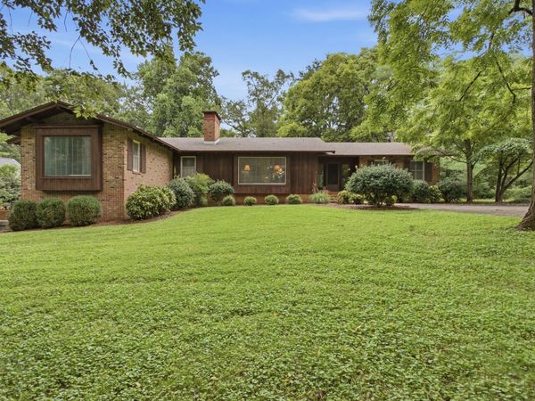 1004 Hillcrest Ave, Columbia, TN 38401
