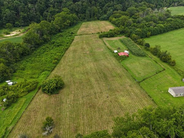 6445 N Long Creek Rd , Westmoreland, TN 37186
