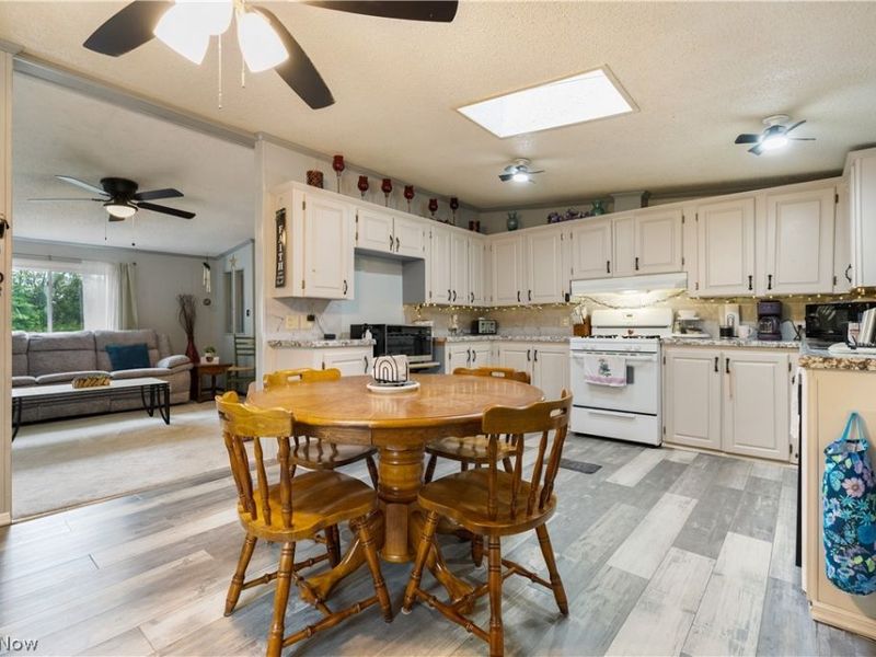 12205 Goshen Road, Unit 213, Salem, OH 44460 Photo 12