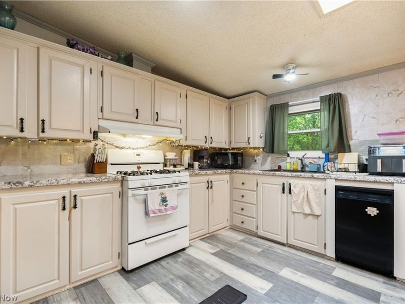12205 Goshen Road, Unit 213, Salem, OH 44460 Photo 14