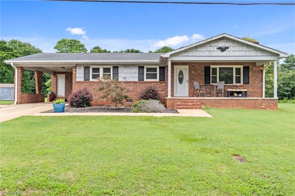 131 River Road, Boonville, NC 27011 Main Photo