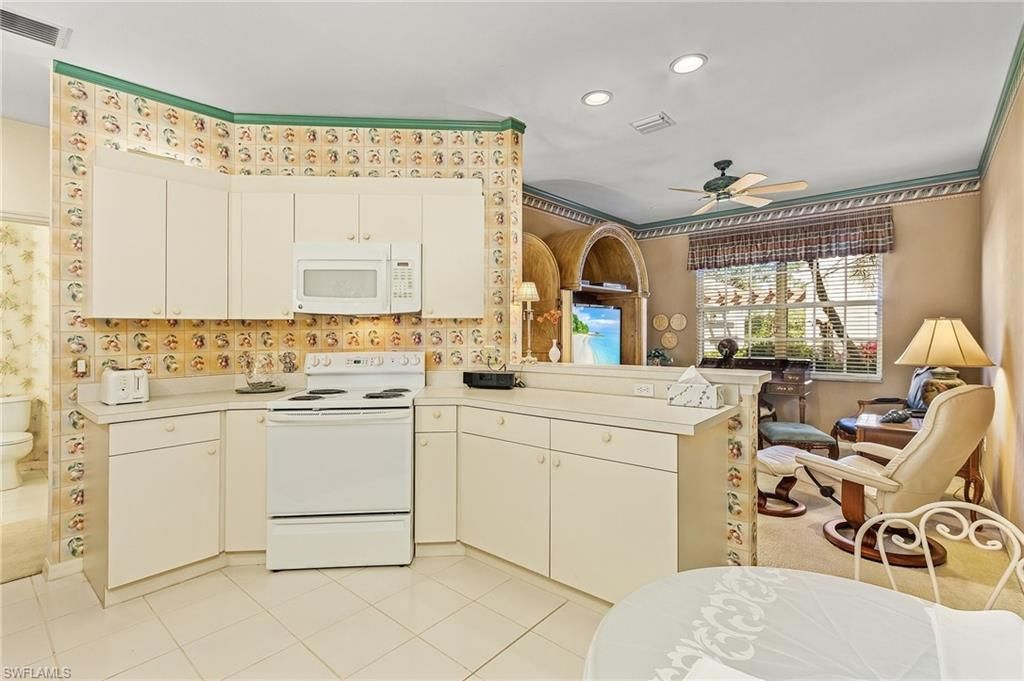 5693 Heron Ln , Unit 503, Naples, FL 34110 Photo