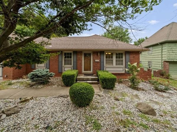 3826 S Summit Ridge Drive, Independence, MO 64055