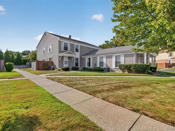 23665 Stonehenge Boulevard , Novi, MI 48375