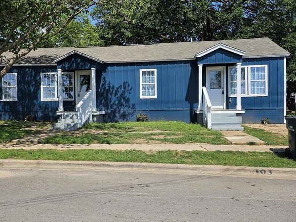 103 N Rhomberg ST , Burnet, TX 78611