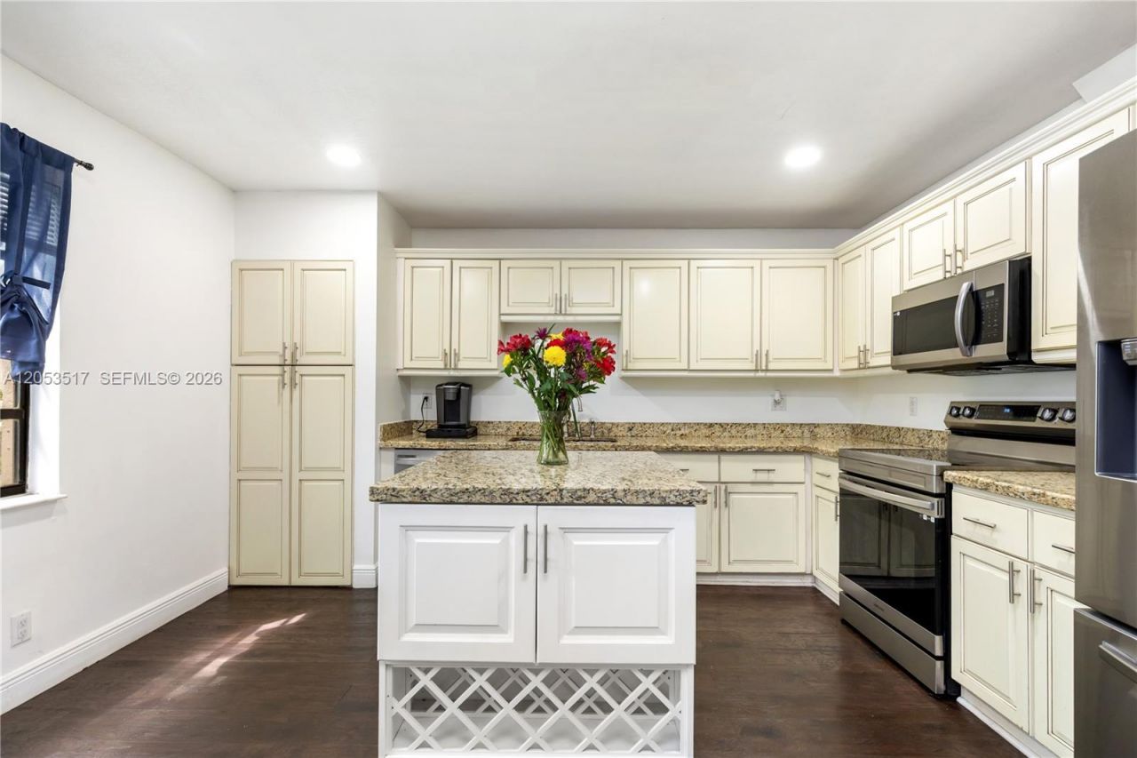 9153 Vineyard Lake Dr , Plantation, FL 33324 Photo