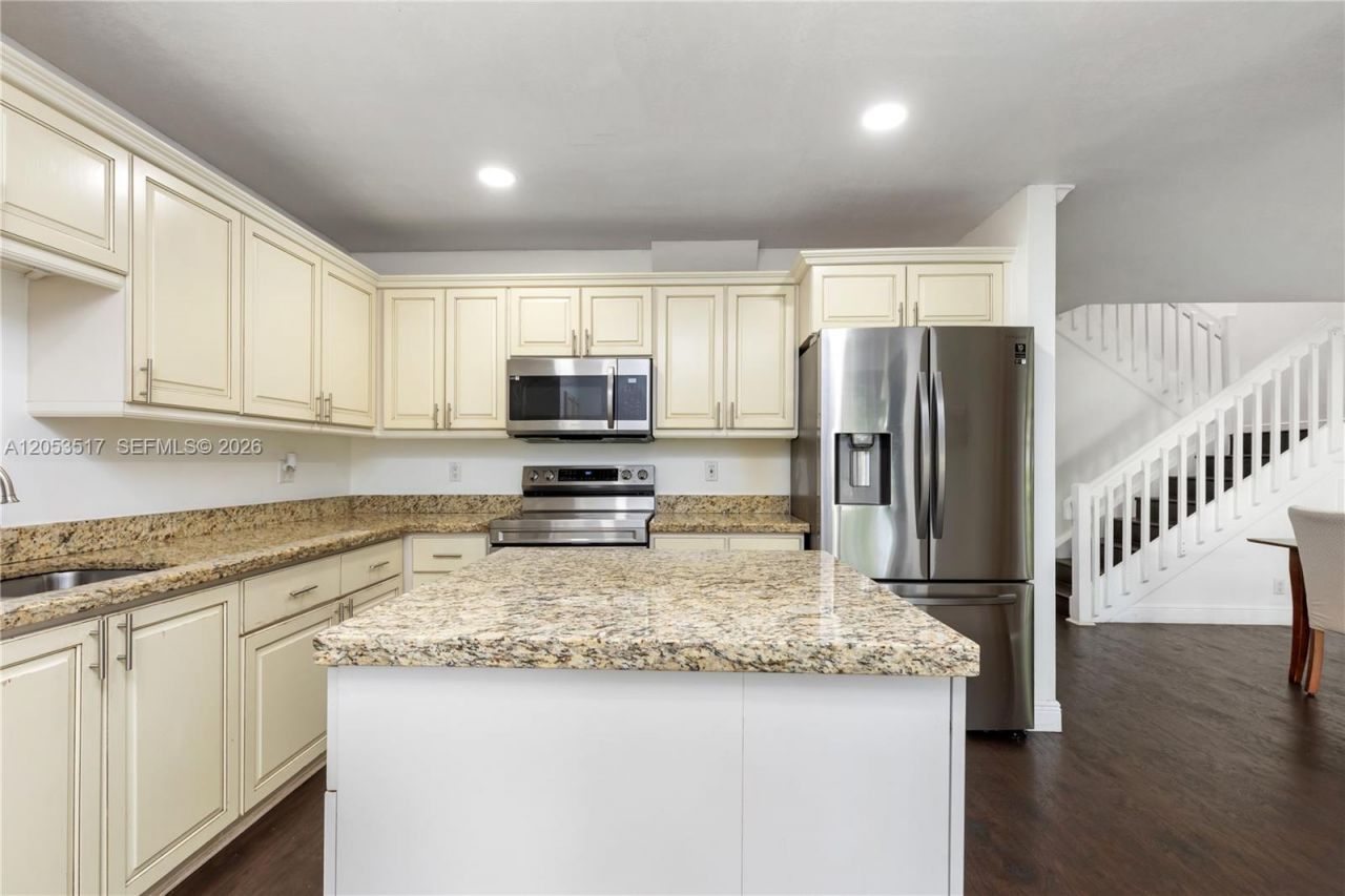 9153 Vineyard Lake Dr , Plantation, FL 33324 Photo