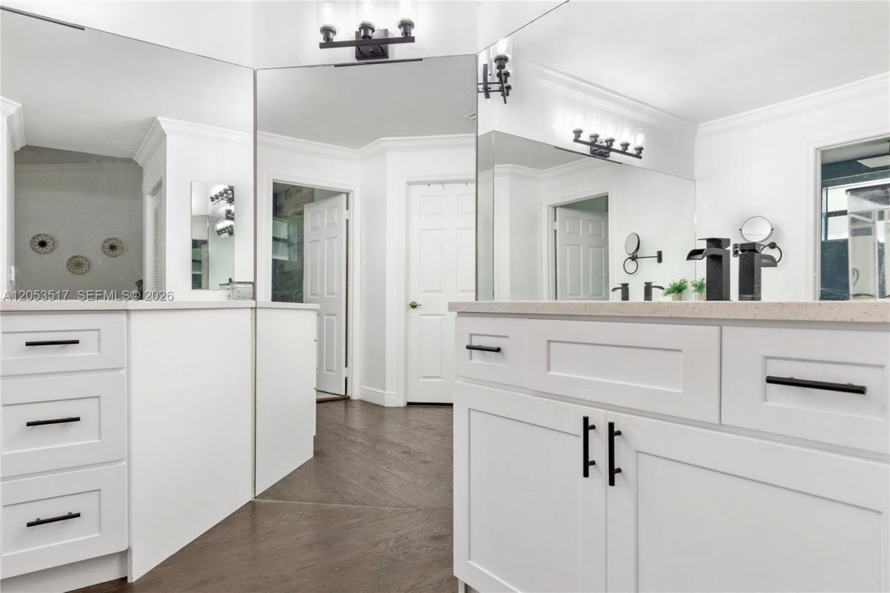 9153 Vineyard Lake Dr , Plantation, FL 33324 Photo