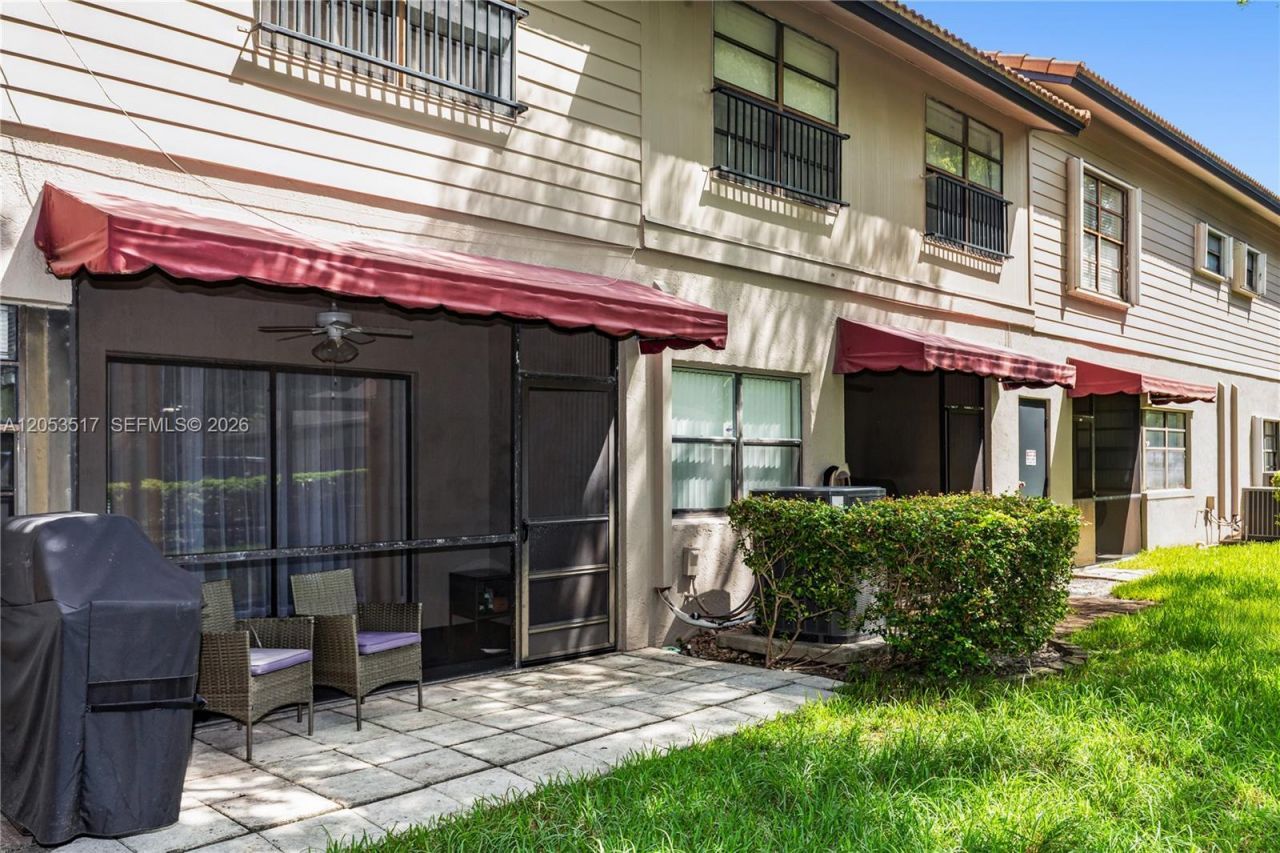 9153 Vineyard Lake Dr , Plantation, FL 33324 Photo