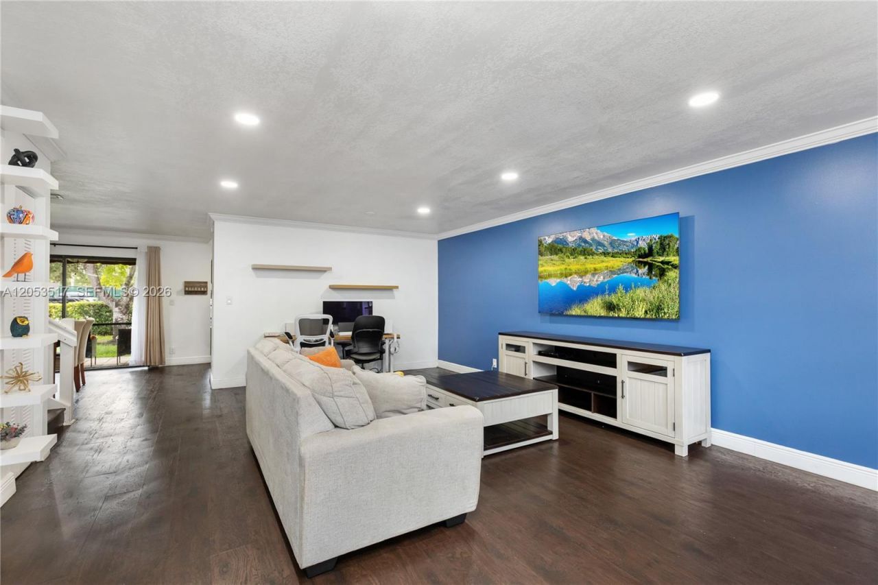9153 Vineyard Lake Dr , Plantation, FL 33324 Photo