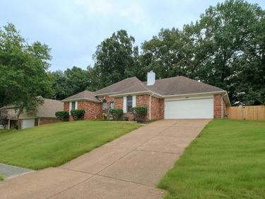 2050 MT BADON LN, Memphis, TN 38016