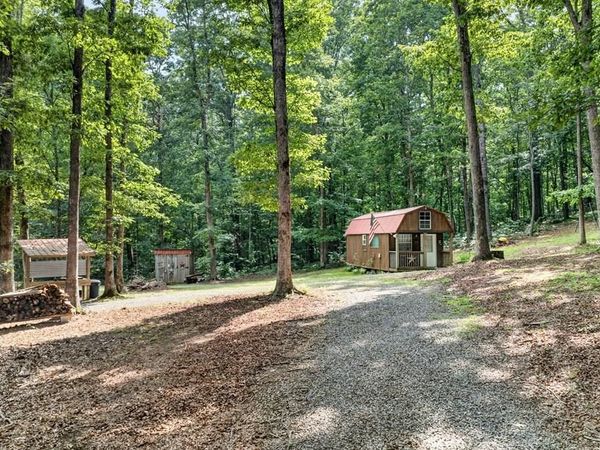 4207 Chapel Hill Rd, Crawford, TN 38554