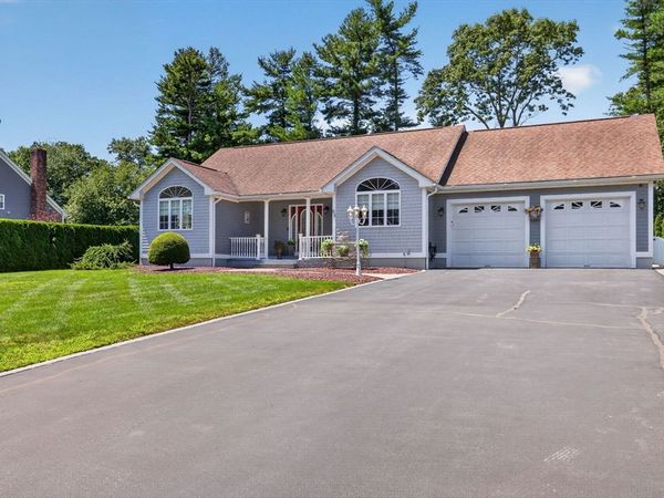 63 Ansel White Dr, Acushnet, MA 02743