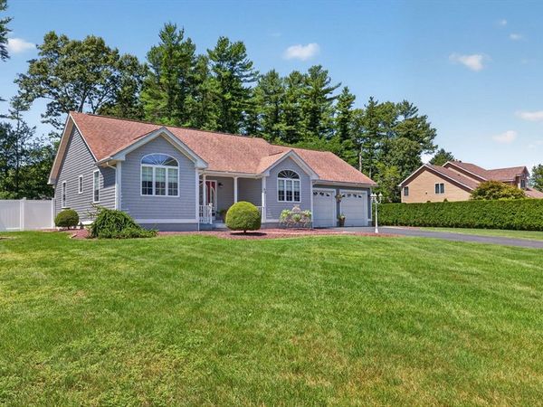 63 Ansel White Dr, Acushnet, MA 02743