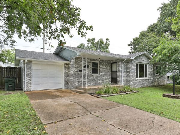 815 E South Street, Bolivar, MO 65613