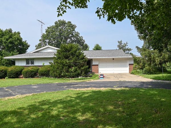 621 S Oakwood Street, Oakwood, IL 61858
