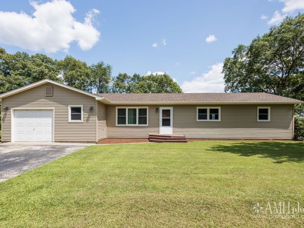 1871 S Oaklawn Drive , St. Anne, IL 60964