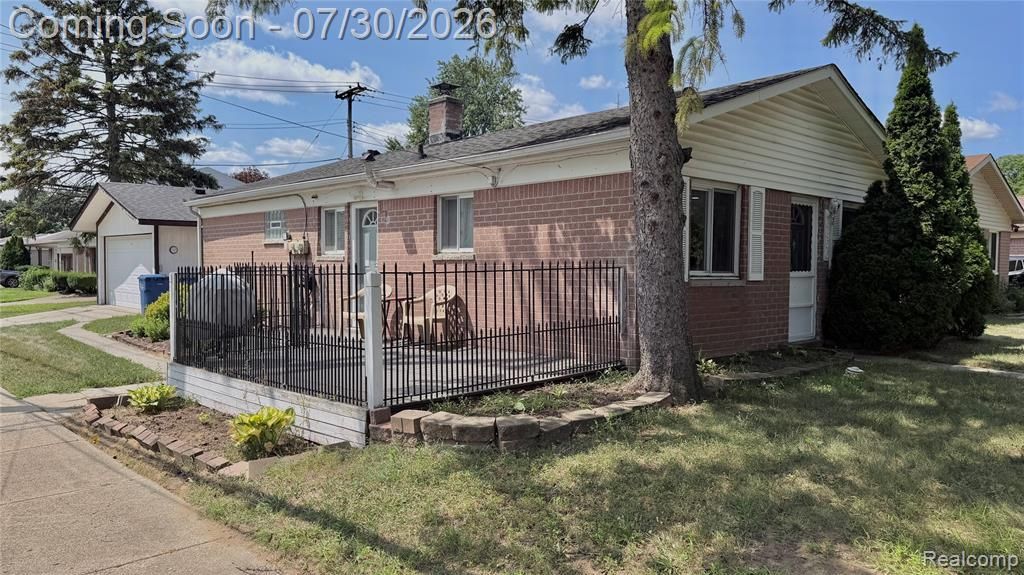 8856 E 14 Mile Road, Warren, MI 48093 Main Photo