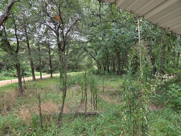 126 Tipps Road , Whitesboro, TX 76273
