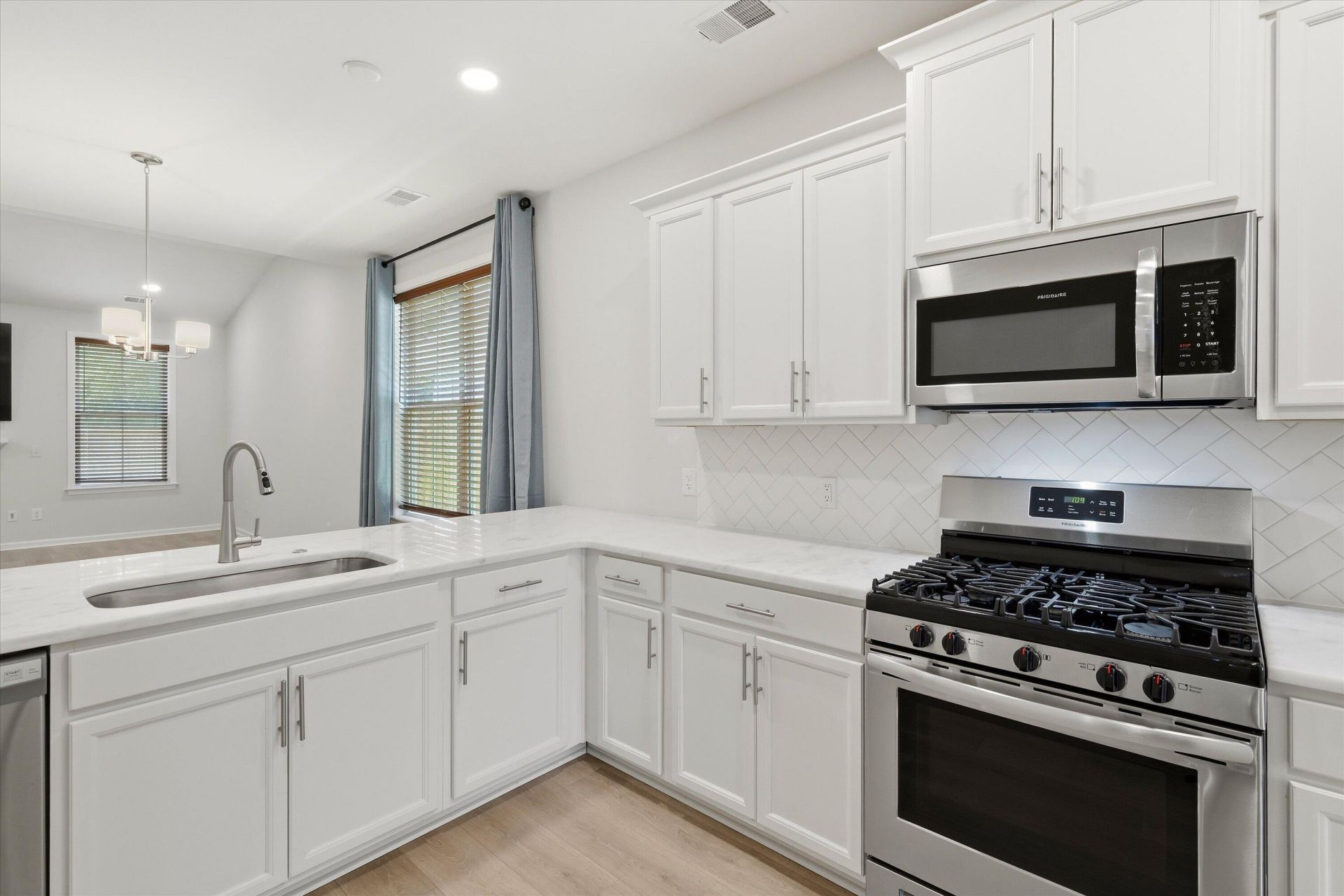 8646 Windsor Hill Boulevard Photo 10