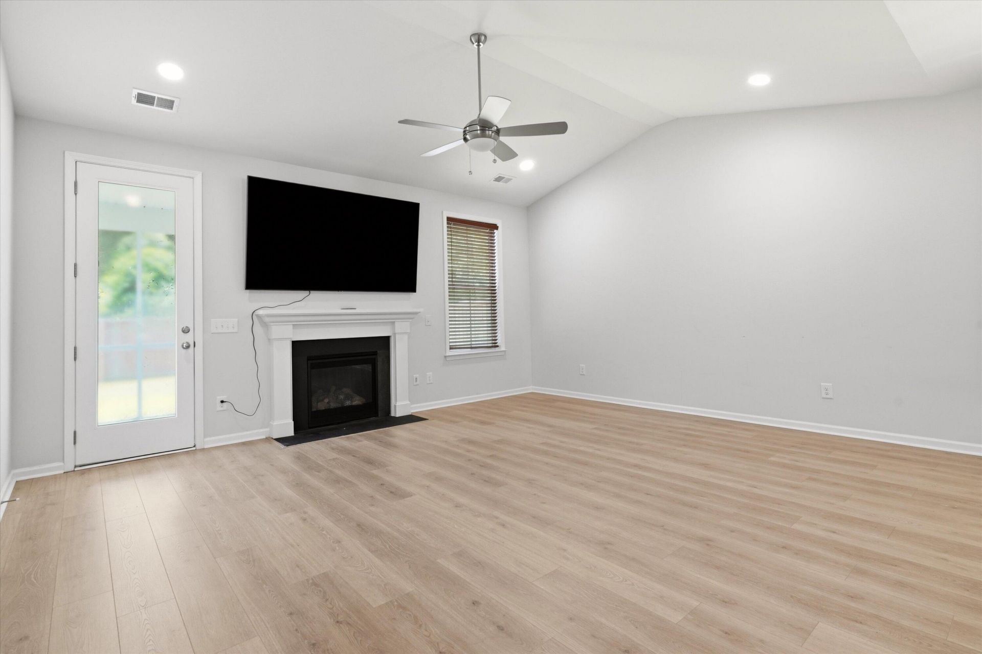 8646 Windsor Hill Boulevard Photo 13