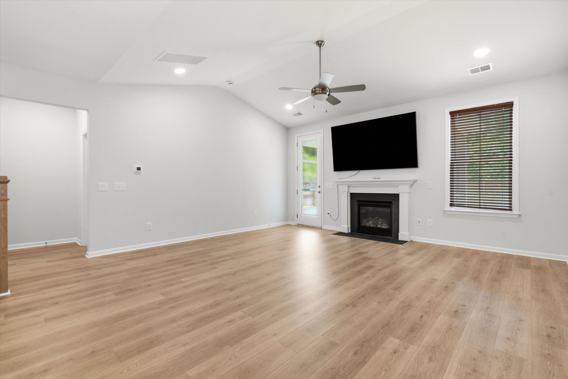 8646 Windsor Hill Boulevard Photo 14