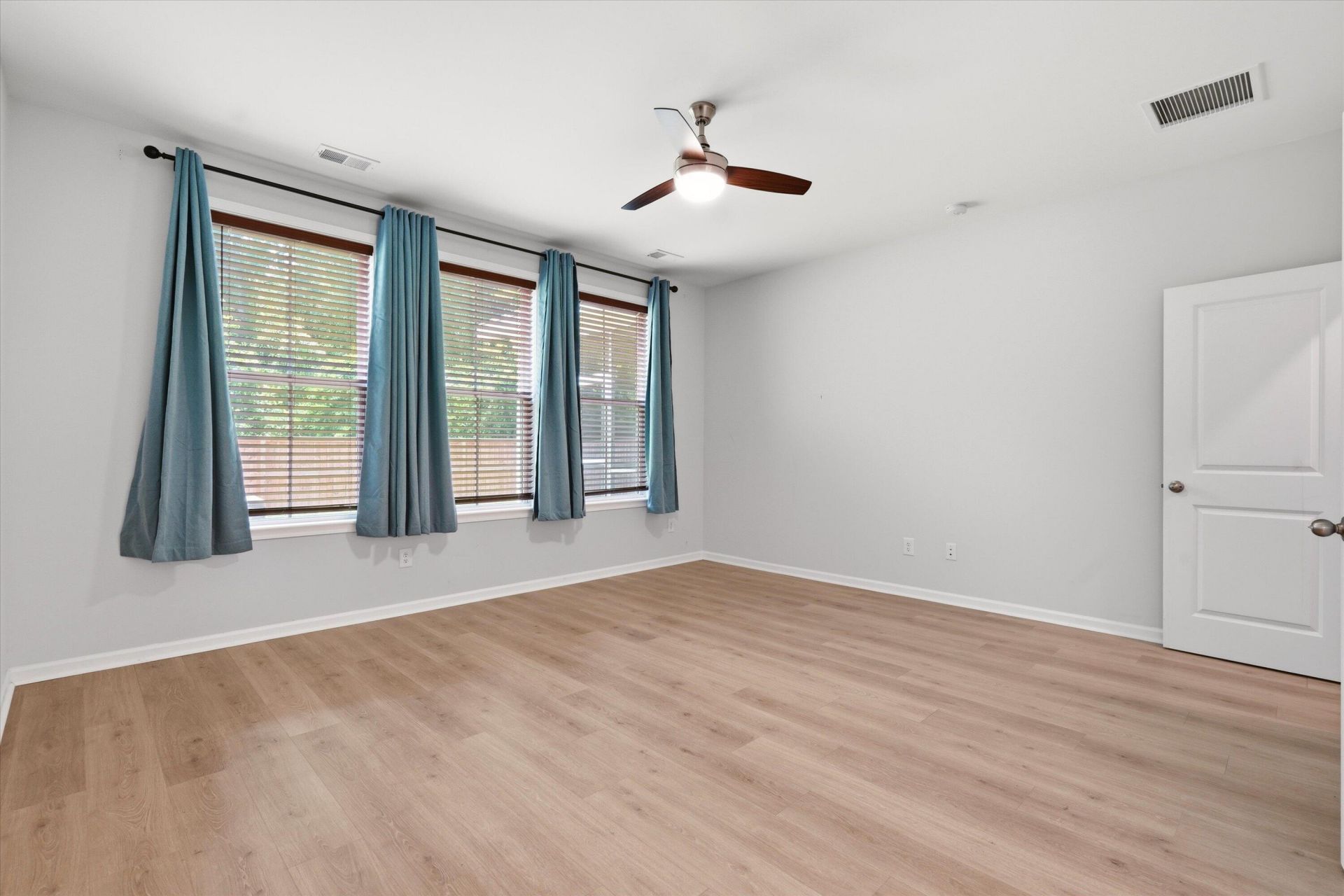 8646 Windsor Hill Boulevard Photo 20