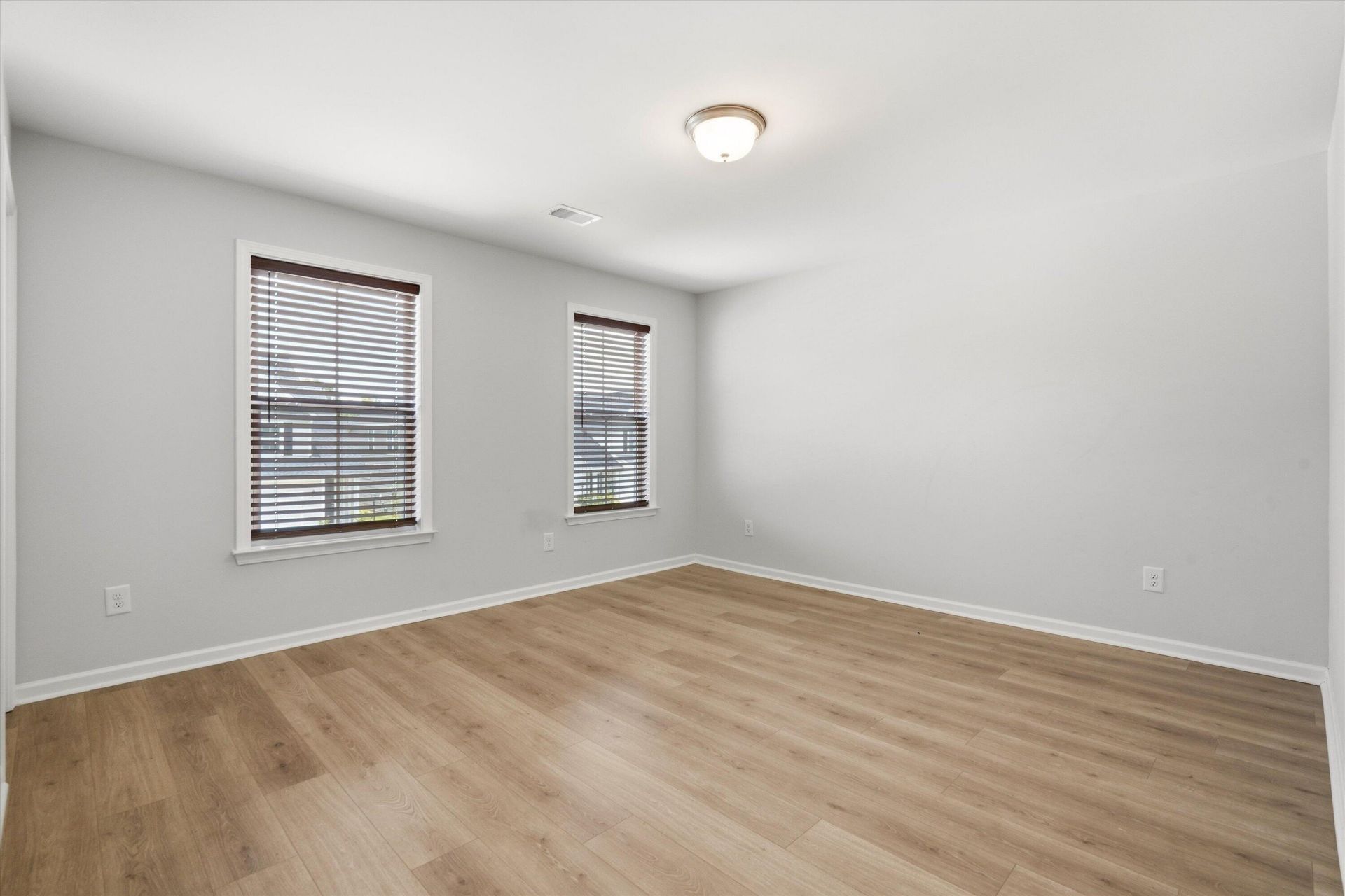 8646 Windsor Hill Boulevard Photo 30