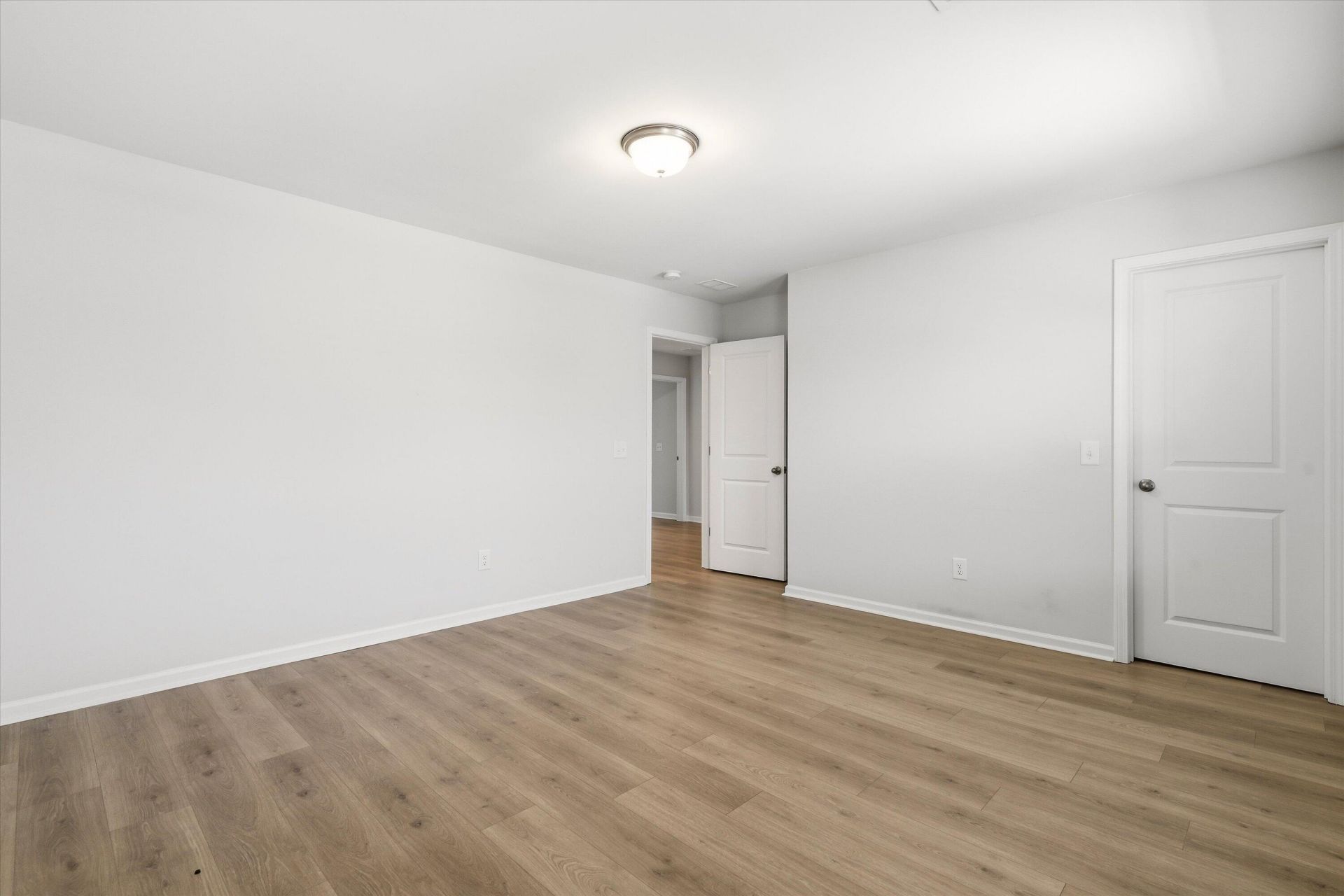 8646 Windsor Hill Boulevard Photo 31