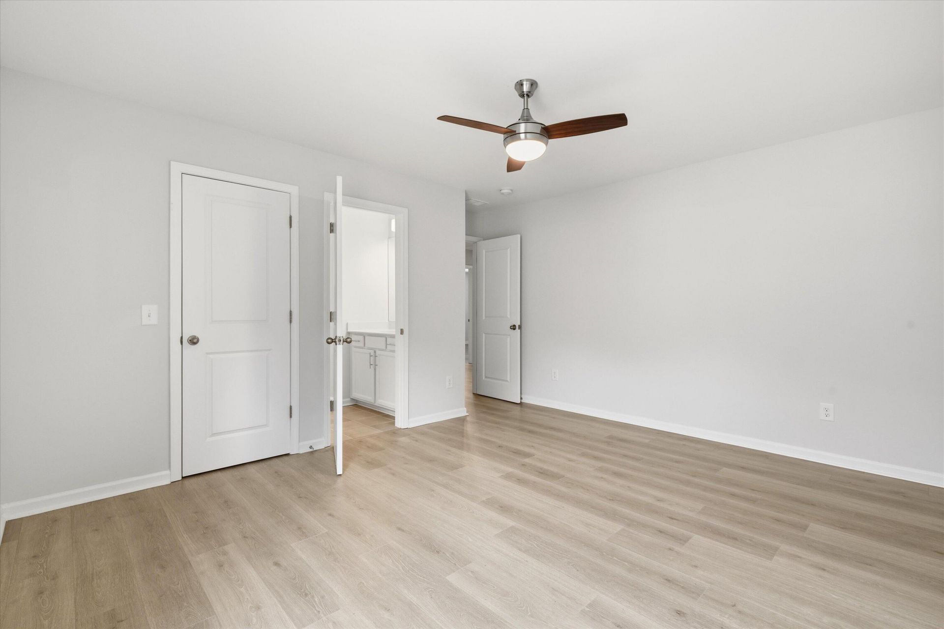 8646 Windsor Hill Boulevard Photo 38