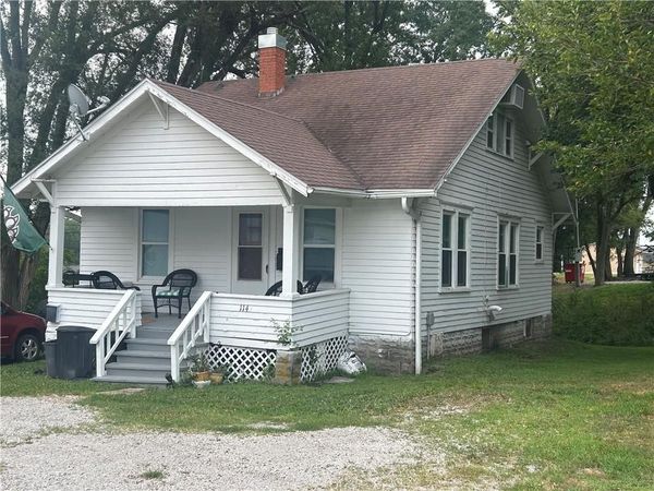 114 E Lincoln Street, Maryville, MO 64468