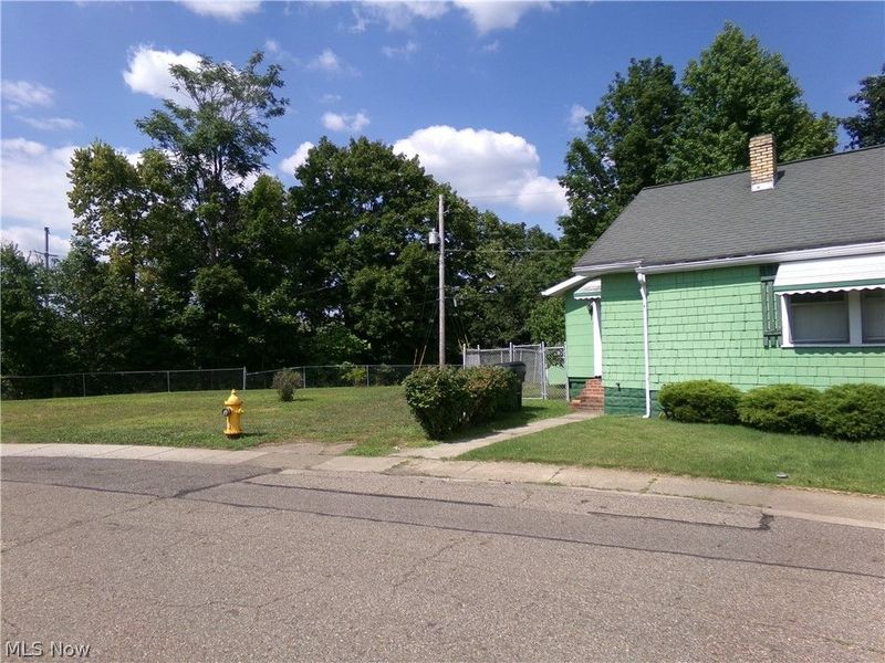 824 Grandview Avenue, Coshocton, OH 43812 Photo 3