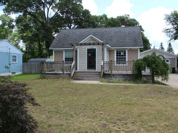 1542 Joslyn Road, Muskegon, MI 49445