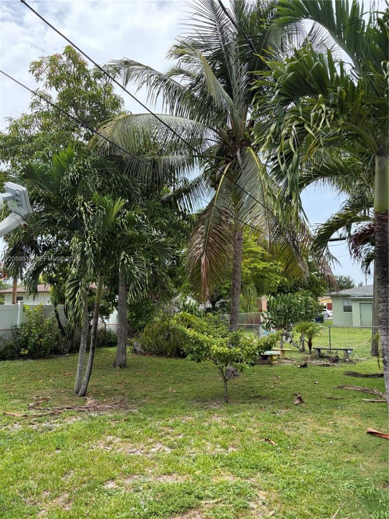 613 NW 5 Ct, Hallandale Beach, FL 33009 Photo