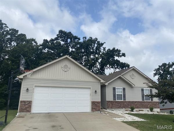 215 Cynthia Drive , Truesdale, MO 63380