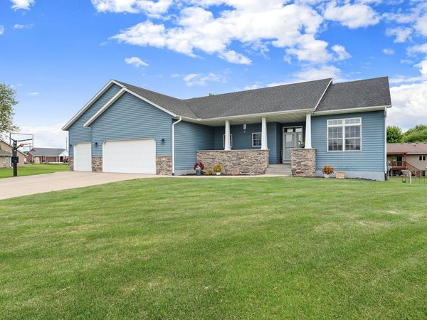 375 Hickory Lane NE, Owatonna, MN 55060