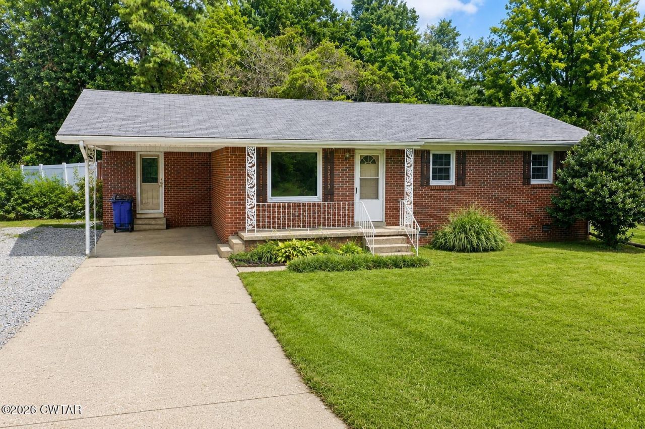 121 W Peach Street, Martin, TN 38237 Main Photo