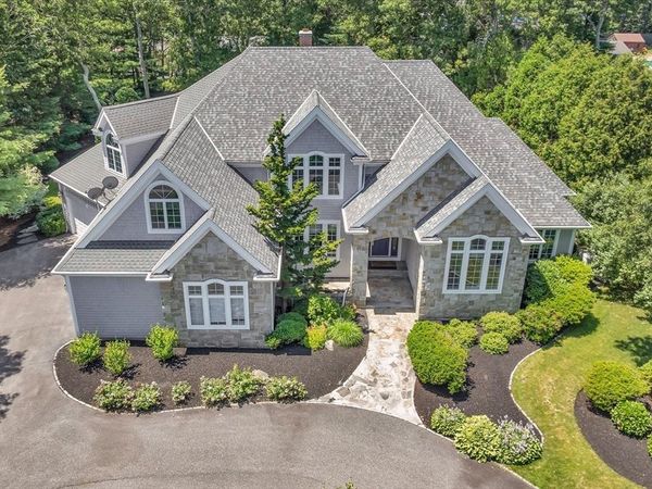 20 Eagle Dr, Mashpee, MA 02649