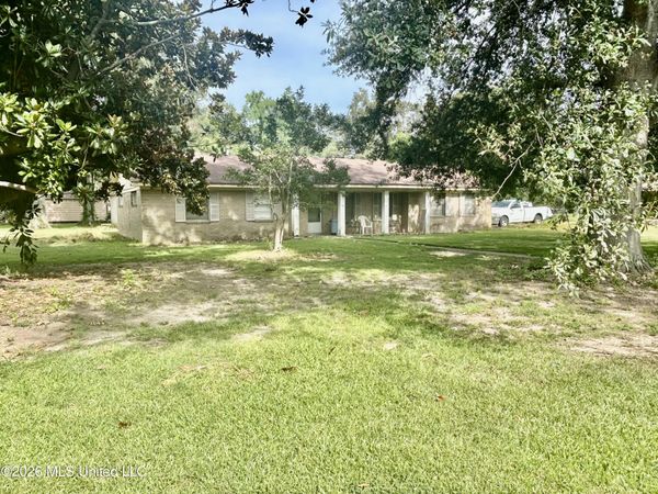 27 Sunset Circle, Greenwood, MS 38930