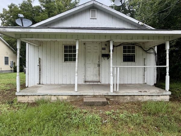 207 E Peterson Street , Edenton, NC 27932