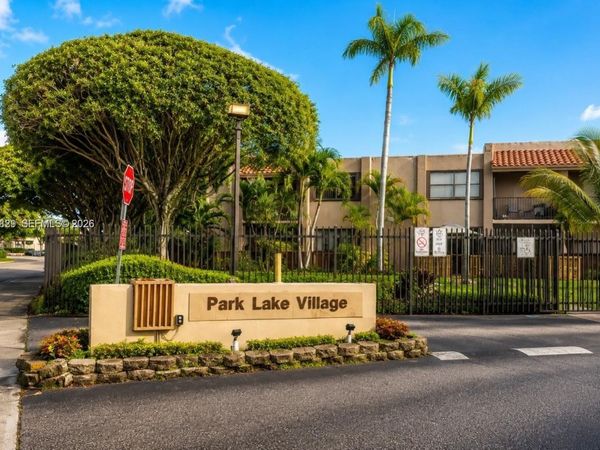 280 W PARK DRIVE , Unit 106, Miami, FL 33172