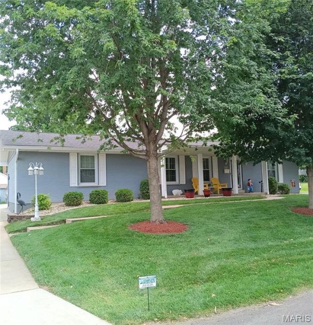 910 N Saint Jacques Street, Florissant, MO 63031 Main Photo